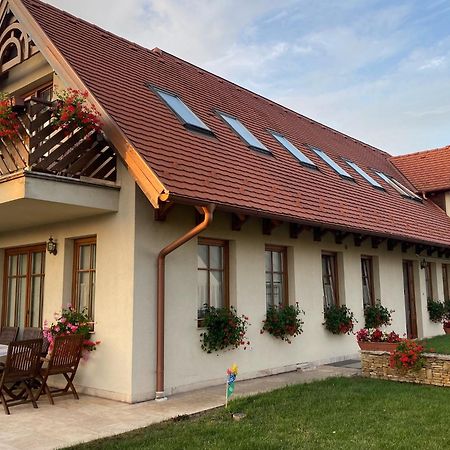 Gardonyi Apartman Apartment Eger Exterior photo